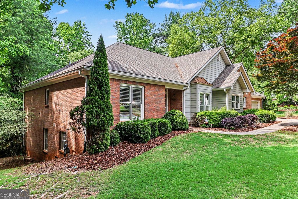 Photo of 560 Flying Scot Way, Alpharetta, GA 30005 (MLS # 10762223)