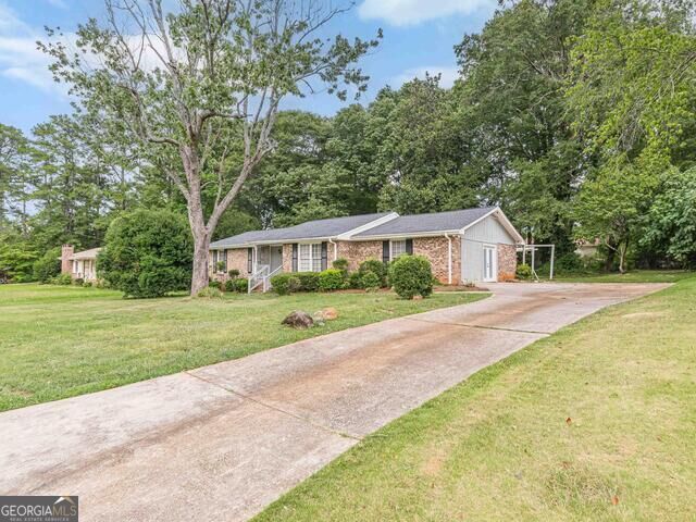 2521 Country Club DR