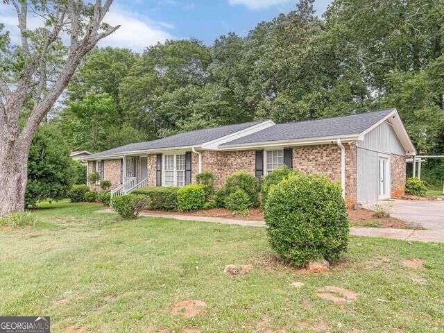 Photo of 2521 Country Club Drive, Conyers, GA 30013 (MLS # 10867325)