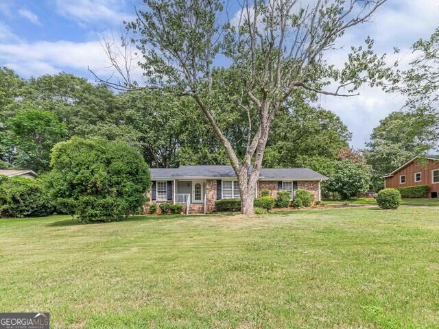 2521 Country Club DR