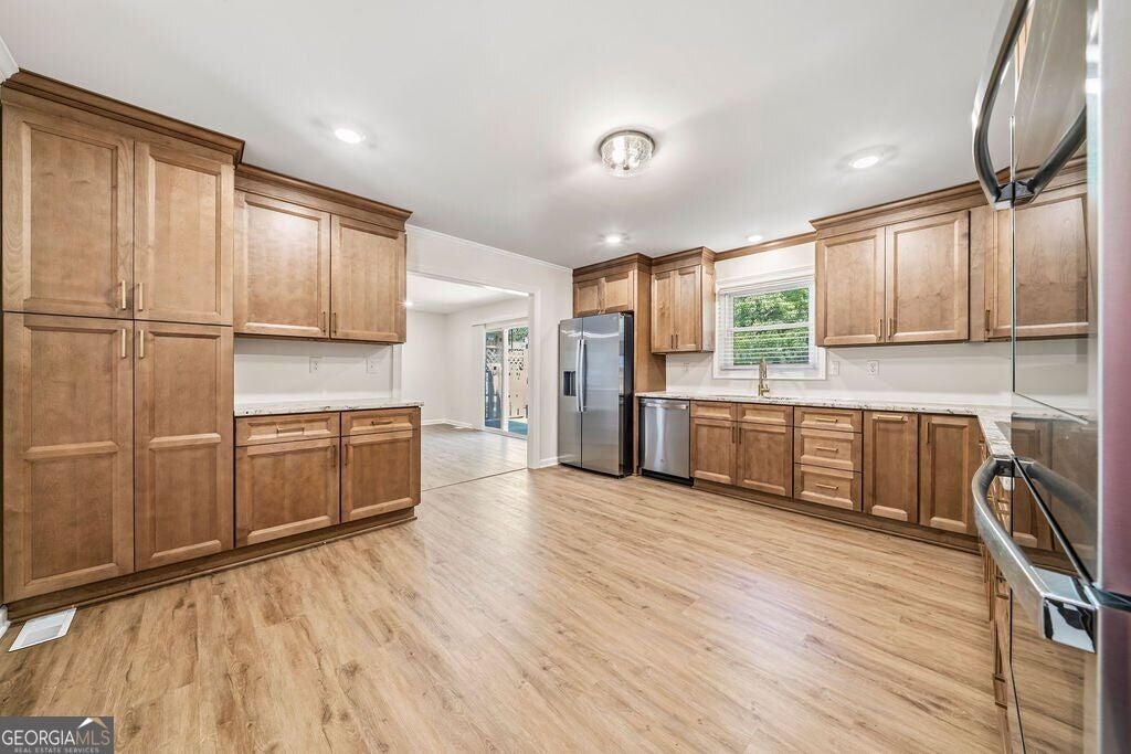 231 Suburban DR