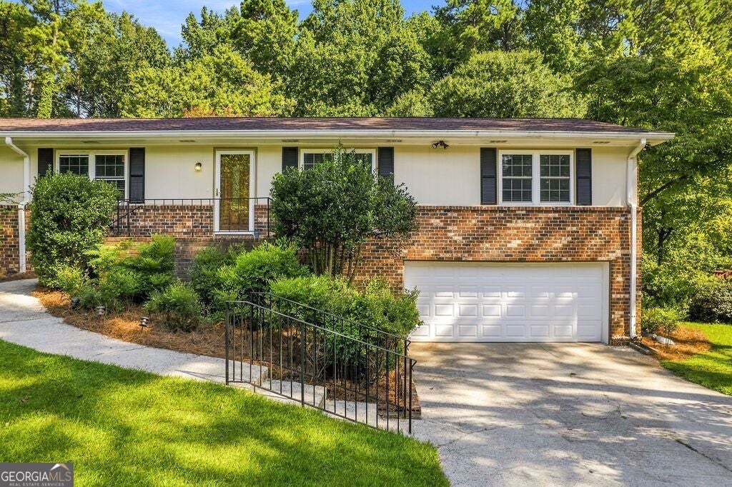 231 Suburban DR