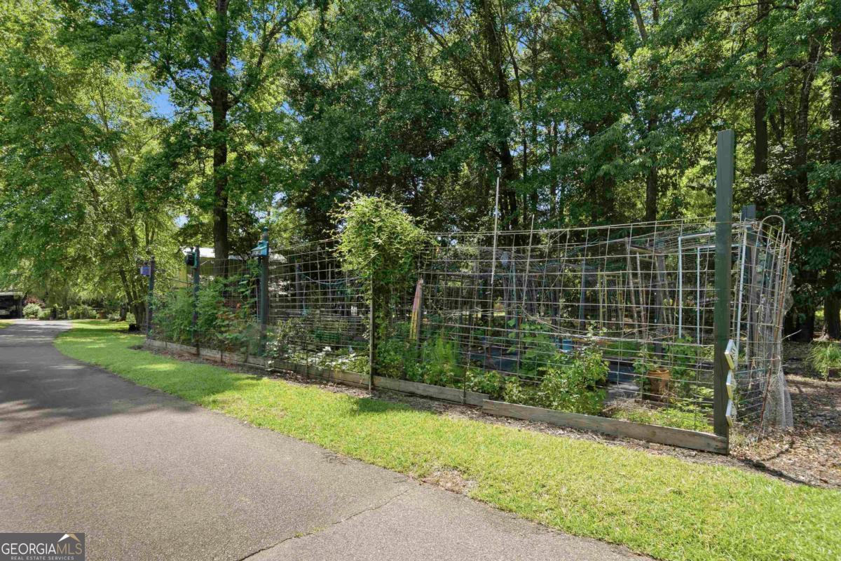 240 Quesenberry DR