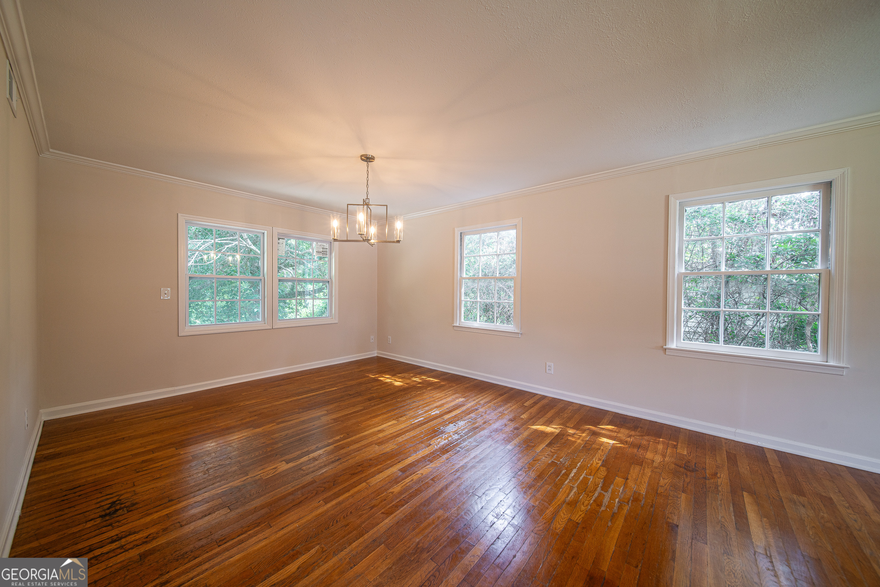 3337 Coweta DR