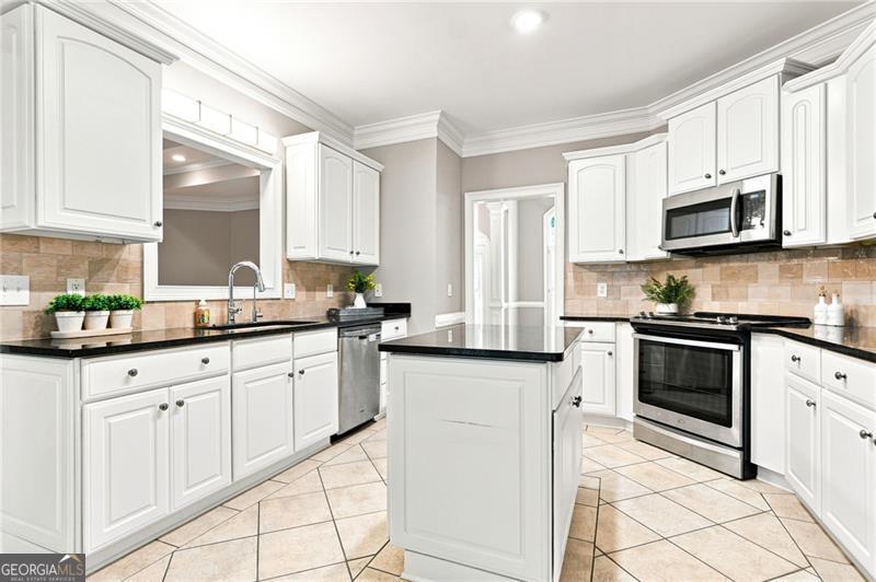 153 York PL