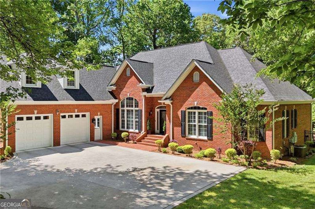 Photo of 153 York Place, Calhoun, GA 30701 (MLS # 10739745)