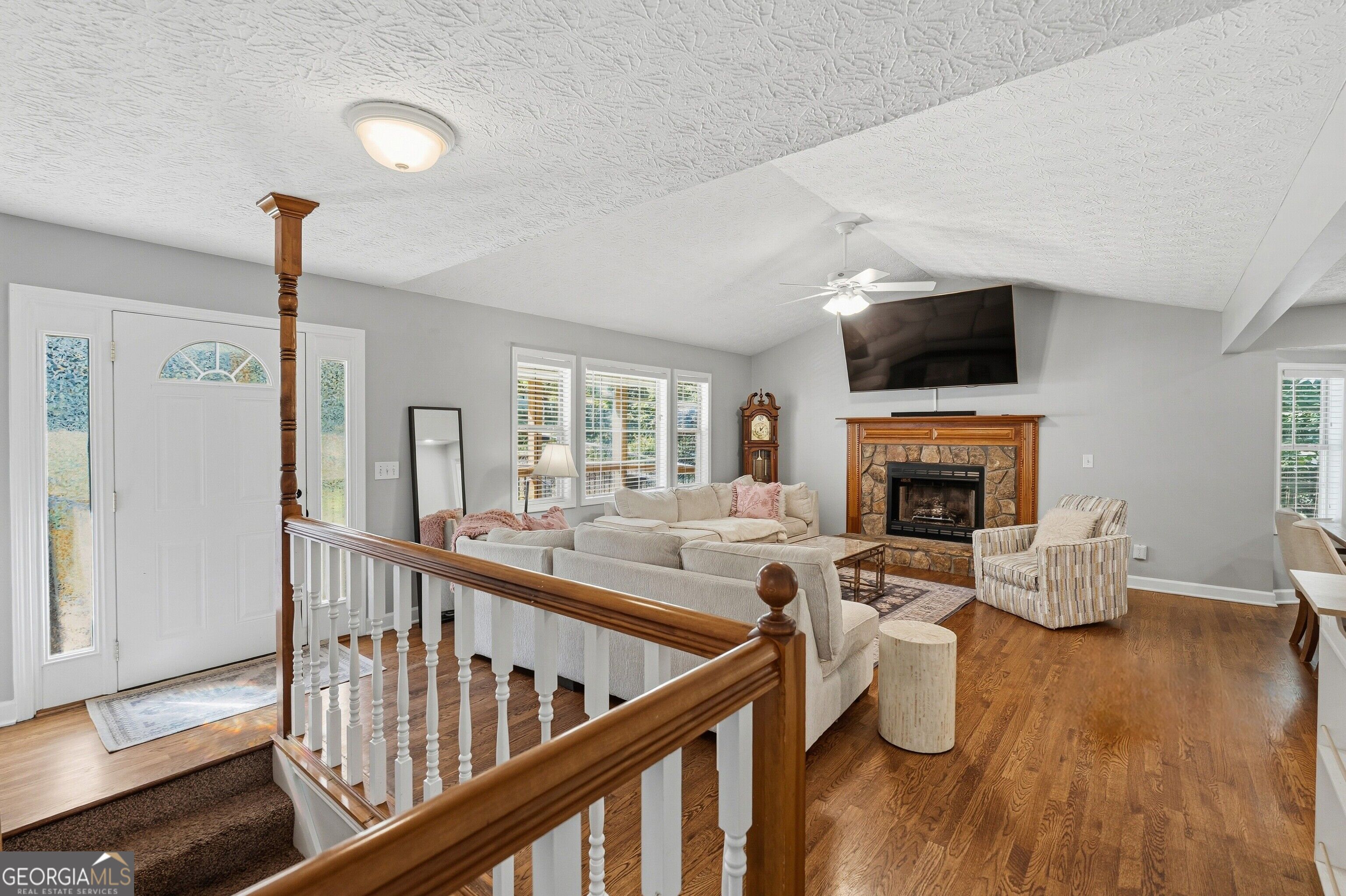 1590 Kimberly PL