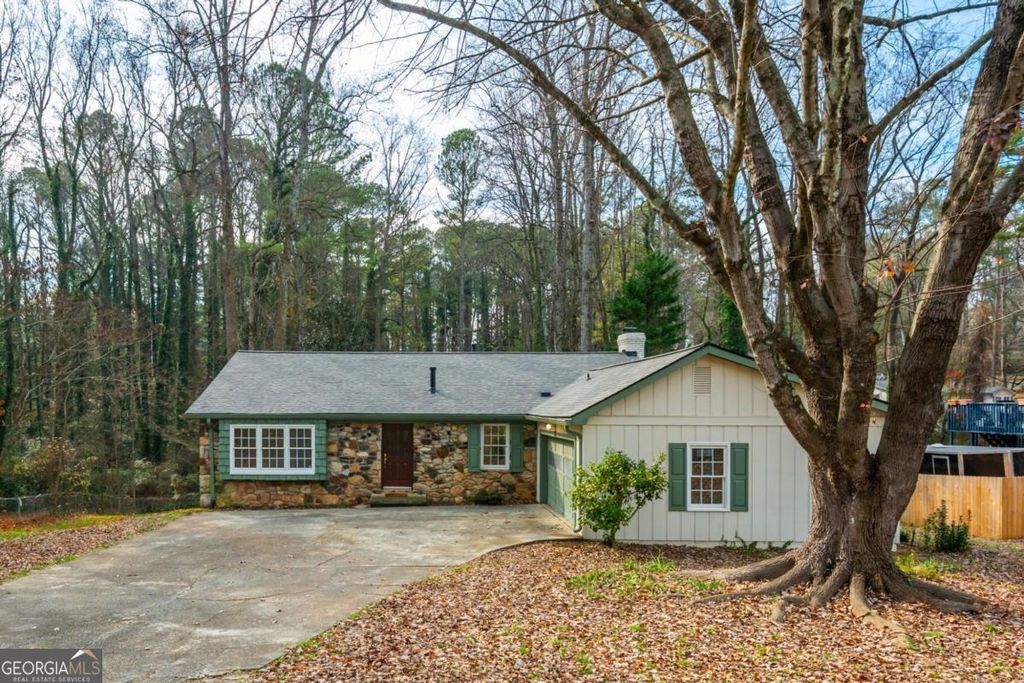Photo of 35 Simpson Drive NE, Kennesaw, GA 30144 (MLS # 10656909)
