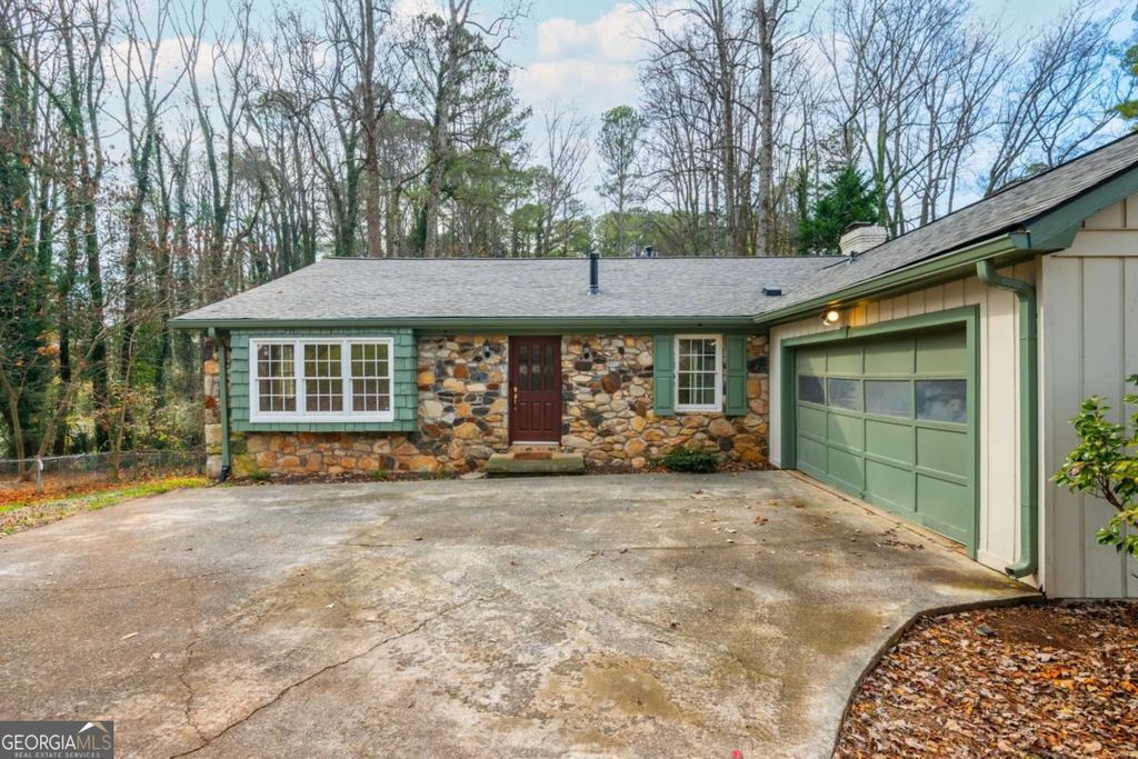 Photo of 35 Simpson Drive NE, Kennesaw, GA 30144 (MLS # 10656909)