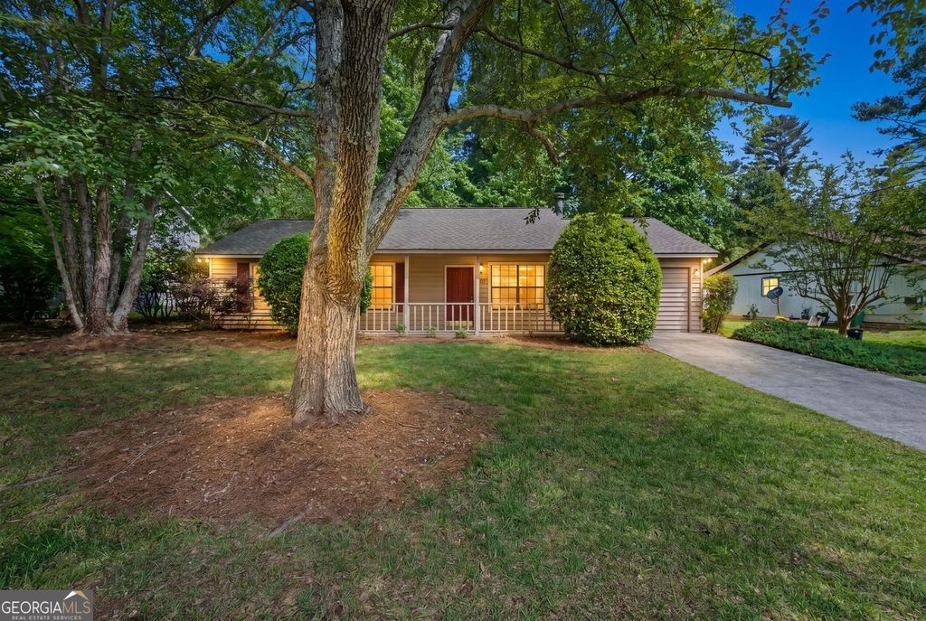 Photo of 4627 Simpson Mill Lane, Duluth, GA 30096 (MLS # 10763089)