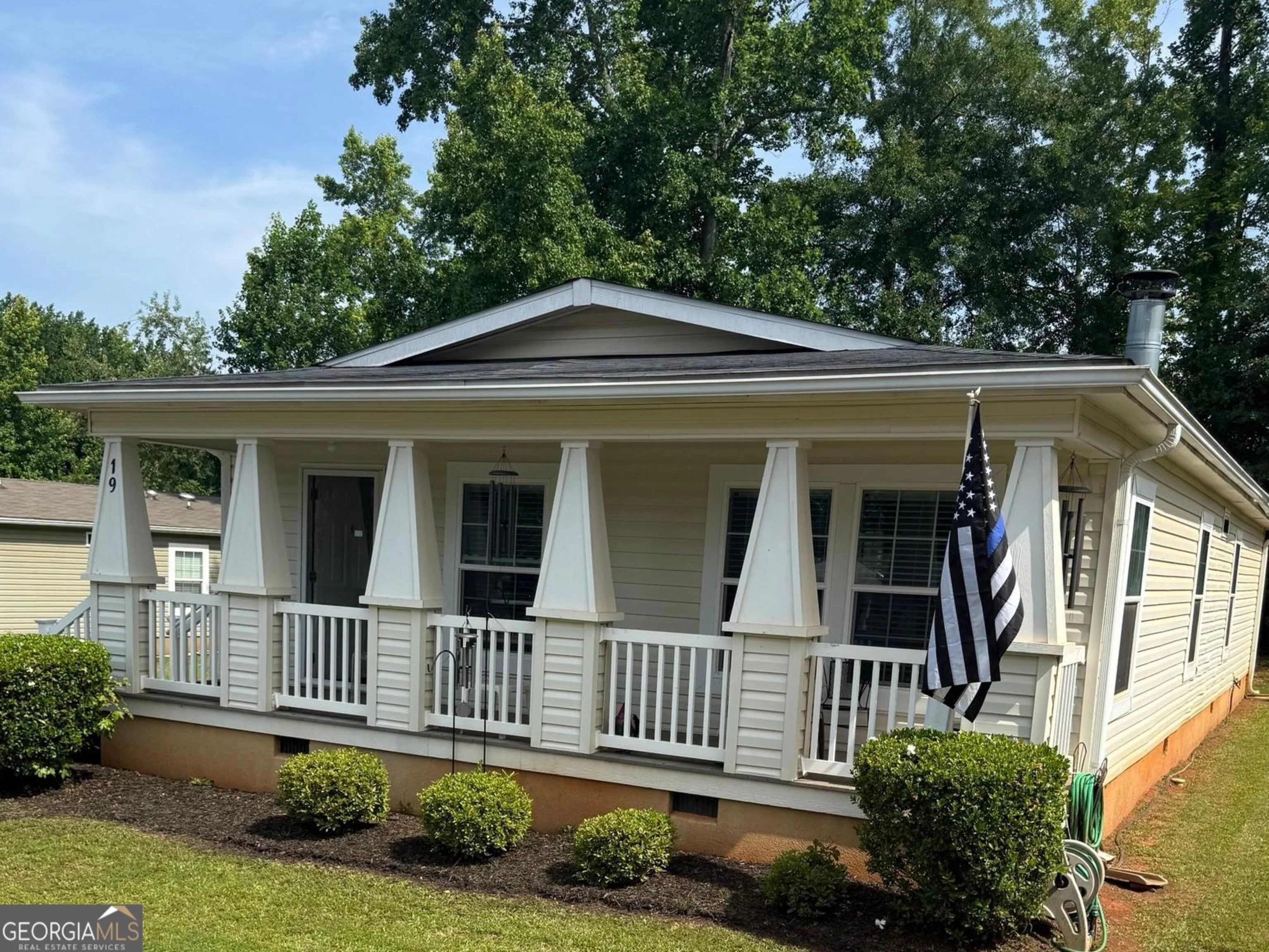 19 Redwood Circle