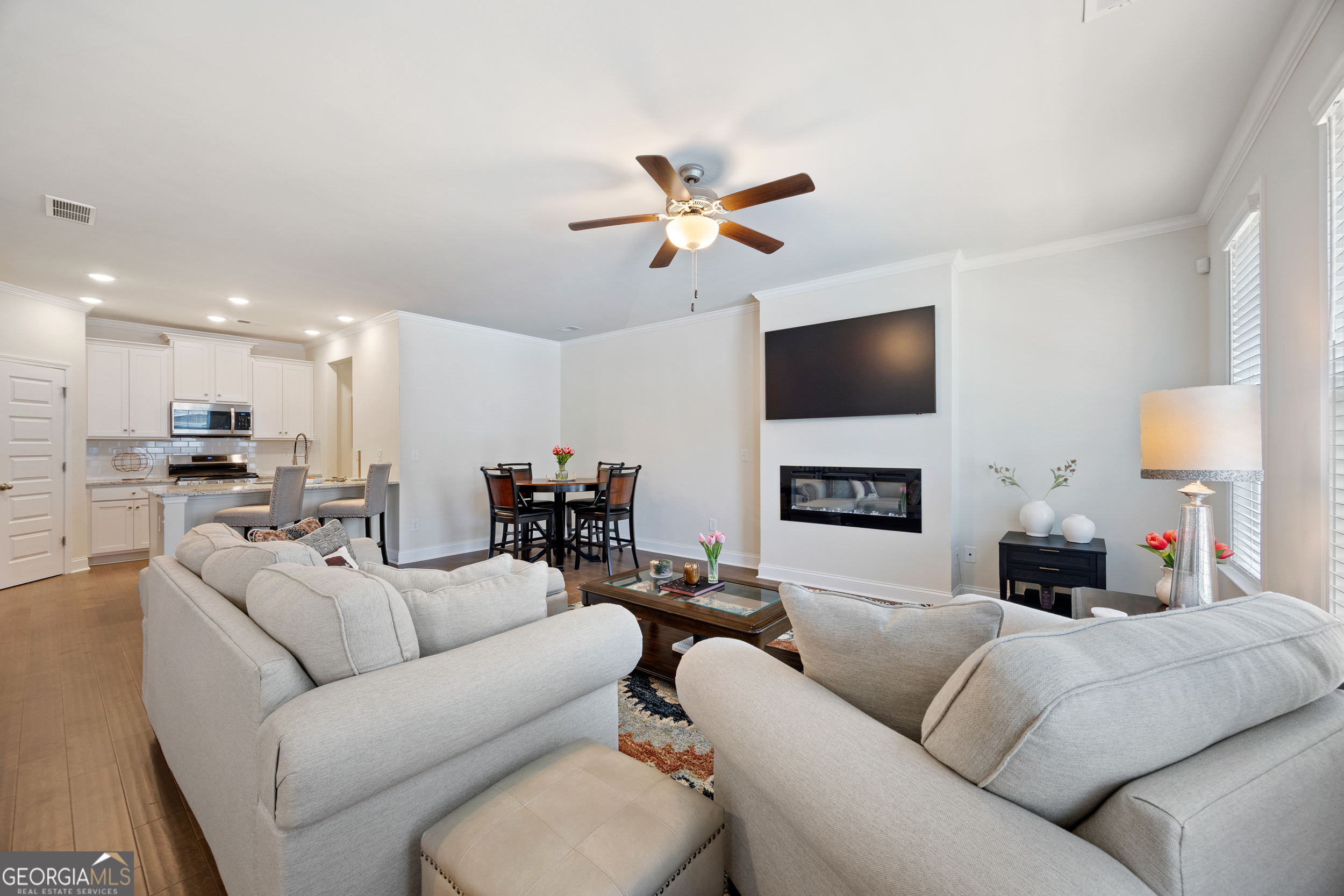2956 Chene PL