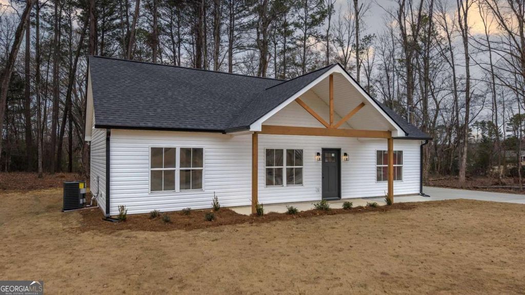 Photo of 8 Whispering Pines Road NE, Rome, GA 30161 (MLS # 10661868)