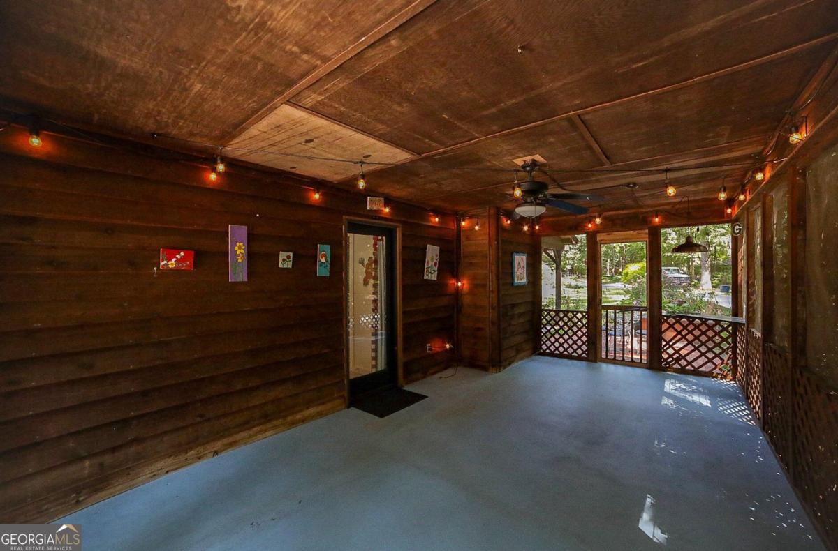 Photo 26 of 51 of 200 Bentwood TRL house