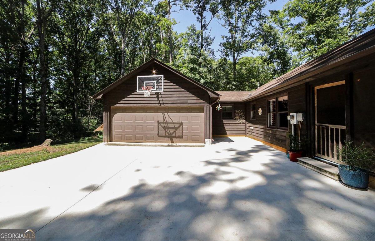 Photo 36 of 51 of 200 Bentwood TRL house