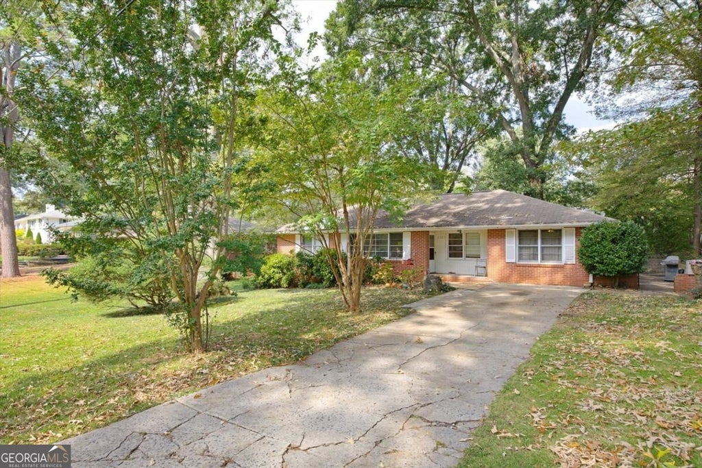 Photo of 2329 Engineers Drive SE, Marietta, GA 30067 (MLS # 10876211)