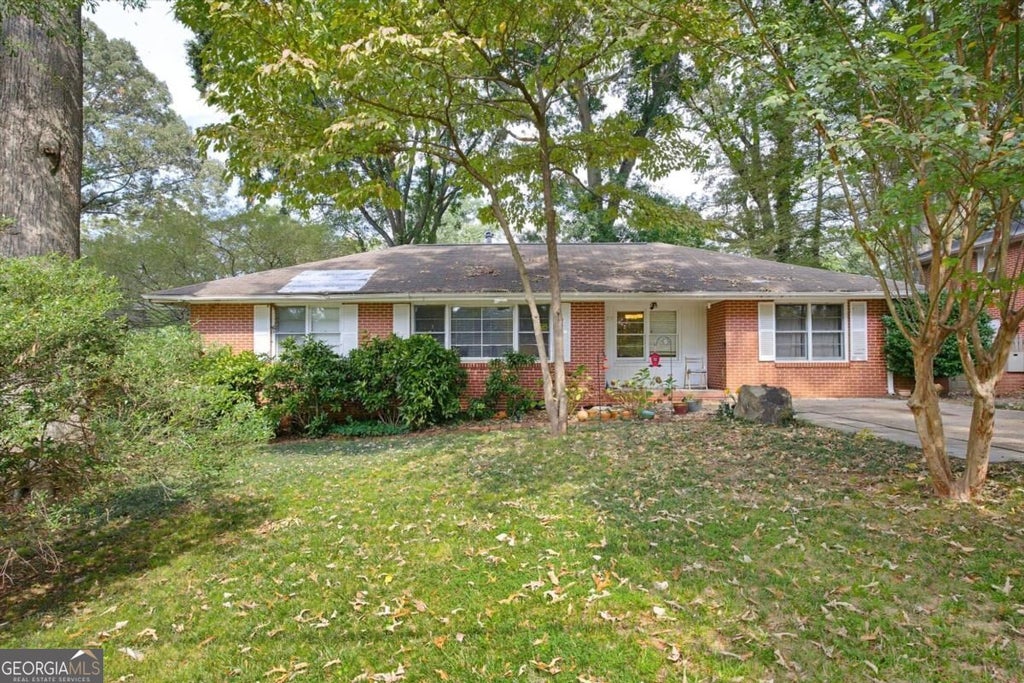 Photo of 2329 Engineers Drive SE, Marietta, GA 30067 (MLS # 10876211)