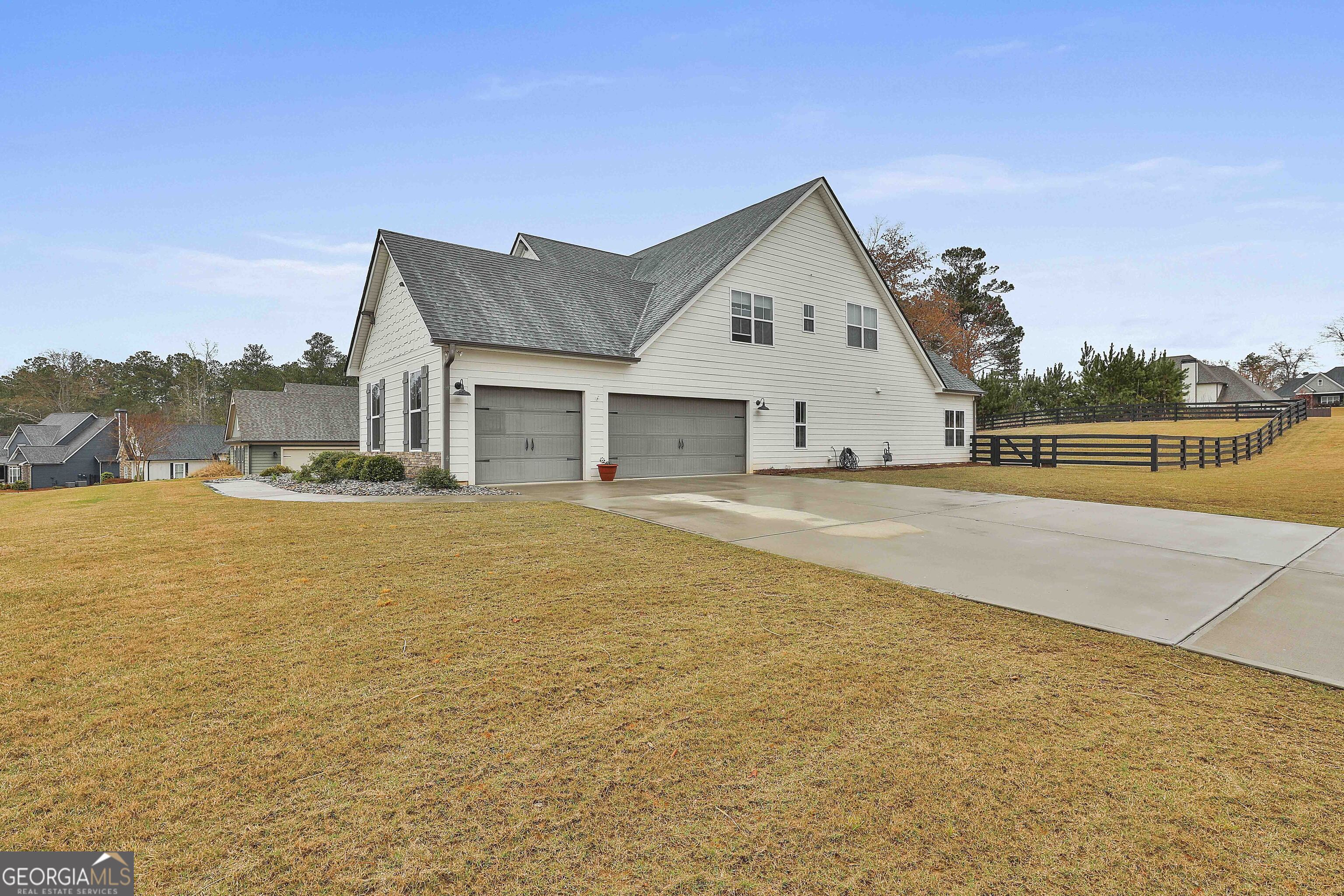 153 N Cove DR