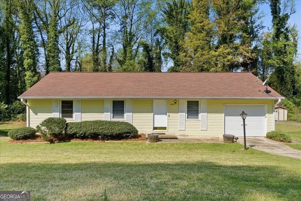 Photo of 2614 Spring Drive, Smyrna, GA 30080 (MLS # 10719935)