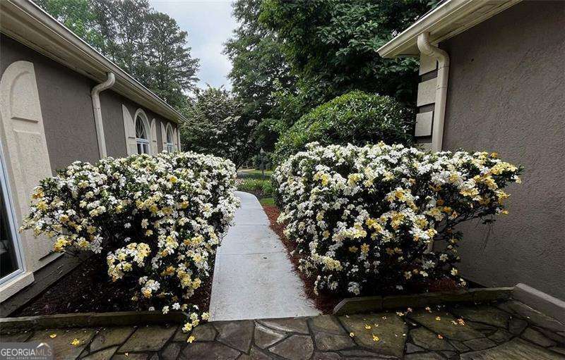 5935 POLO DR