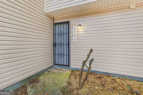 8586 Creekwood WAY Jonesboro GA 30238