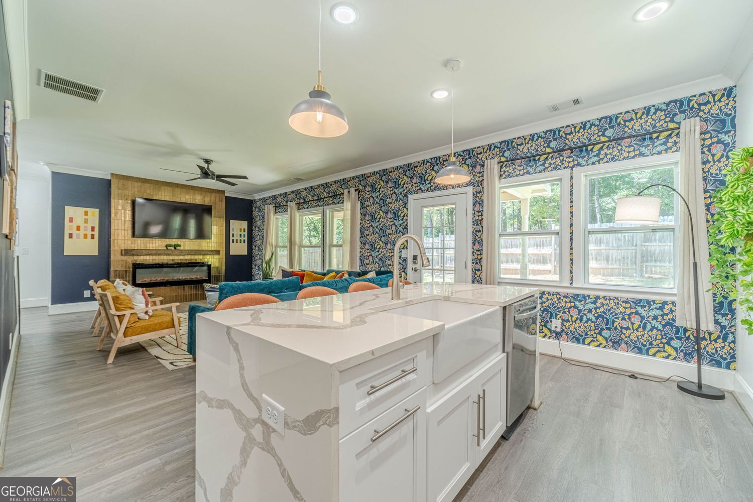 2921 Lee RD SW