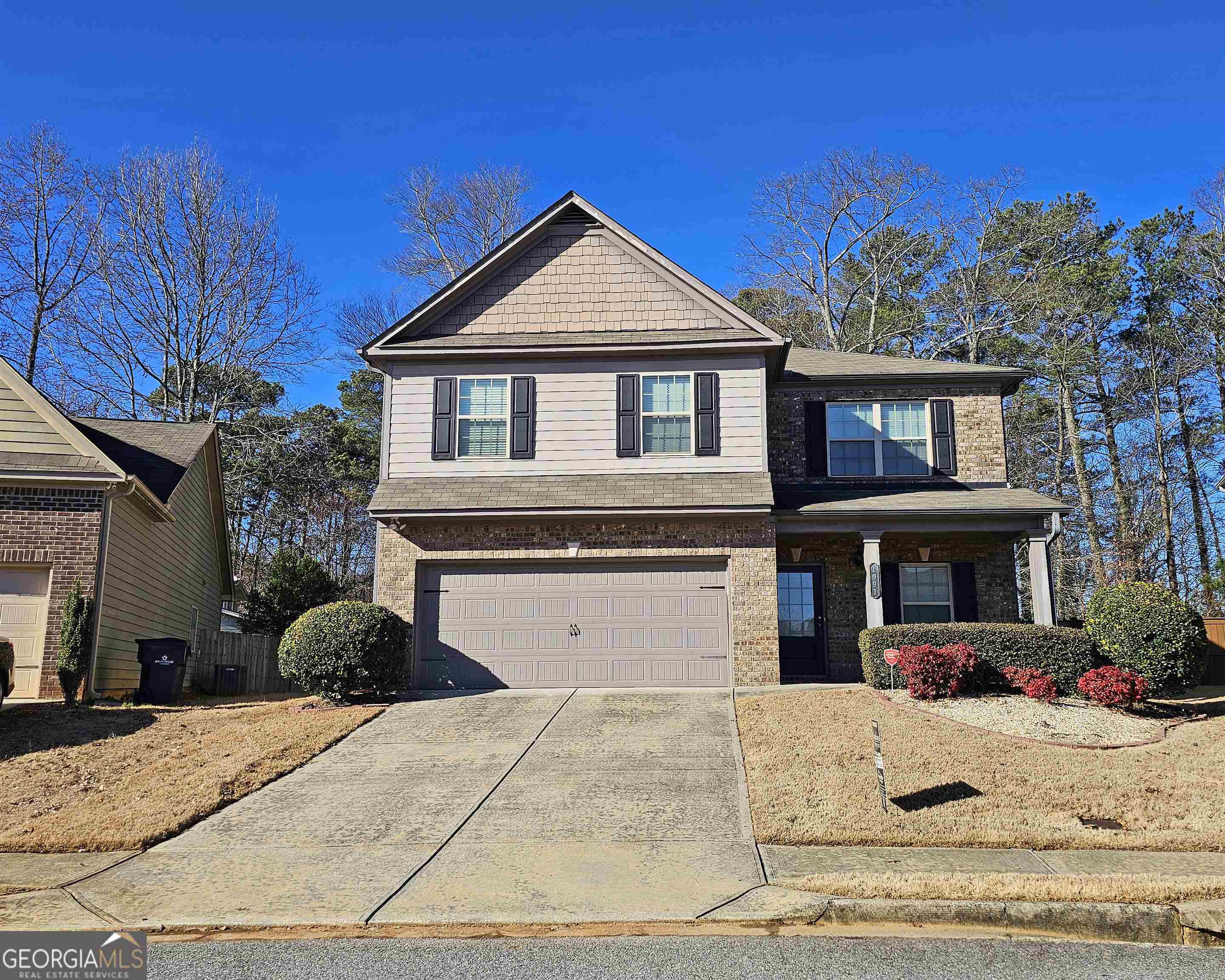 Lovely home well maintained, great location, enclosed backyard, two car garage, huge master bedroom master bathroom has separate tub/shower dual vanity, walk in closet. Must make appointment to show