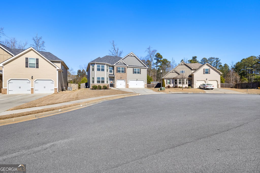Photo of 166 Brookview Drive, Newnan, GA 30265 (MLS # 10878631)