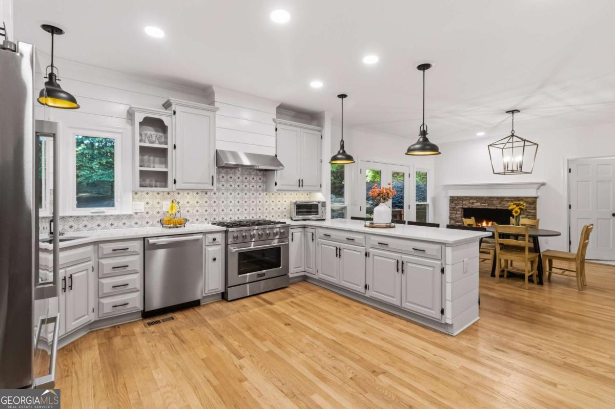 1655 Valor Ridge DR NW