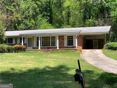 Photo of 2703 Arrowood Drive, East Point, GA 30344 (MLS # 10658420)