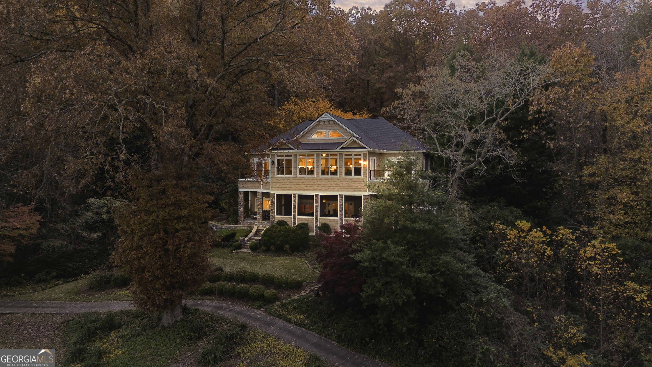 Clarkesville, Georgia 30523, United States, 6 Bedrooms Bedrooms, ,4 BathroomsBathrooms,Residential,Active,241542