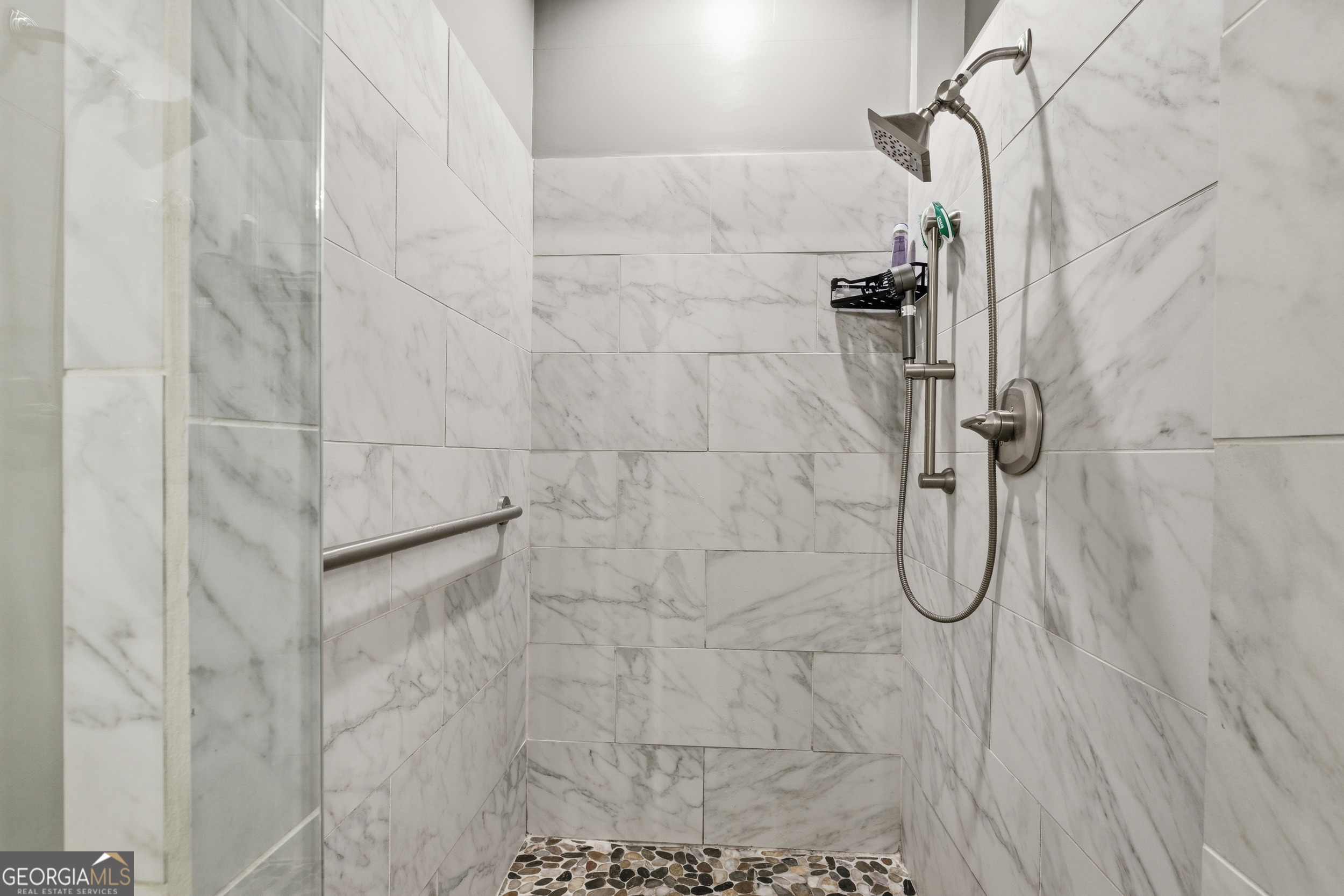 Clarkesville, Georgia 30523, United States, 6 Bedrooms Bedrooms, ,4 BathroomsBathrooms,Residential,Active,241542