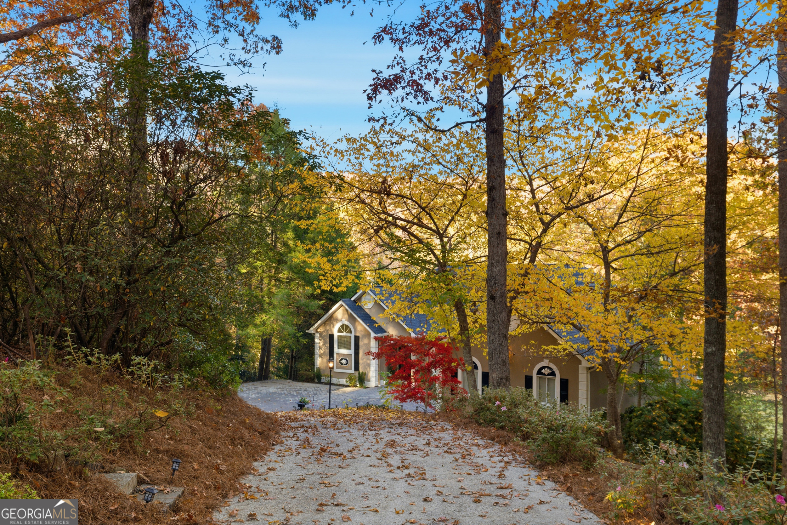 Clarkesville, Georgia 30523, United States, 6 Bedrooms Bedrooms, ,4 BathroomsBathrooms,Residential,Active,241542