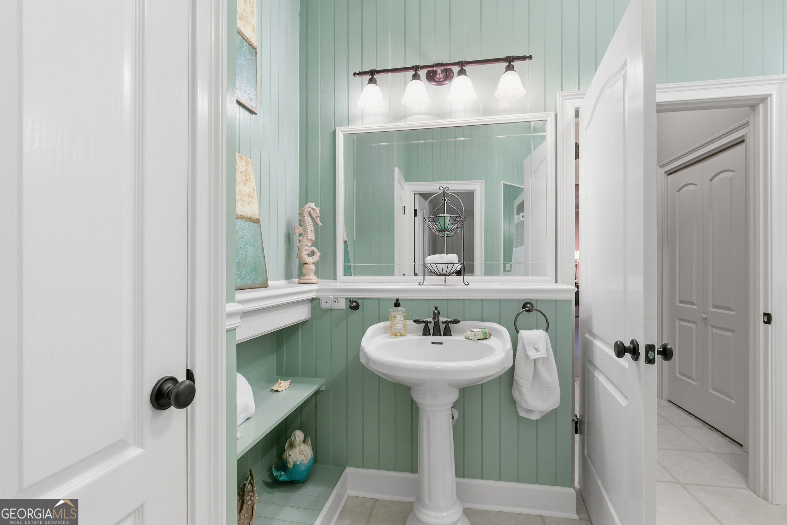 Clarkesville, Georgia 30523, United States, 6 Bedrooms Bedrooms, ,4 BathroomsBathrooms,Residential,Active,241542