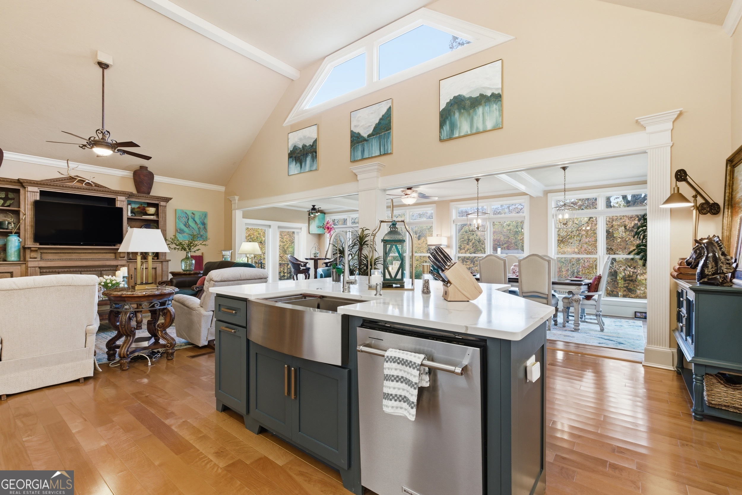 Clarkesville, Georgia 30523, United States, 6 Bedrooms Bedrooms, ,4 BathroomsBathrooms,Residential,Active,241542