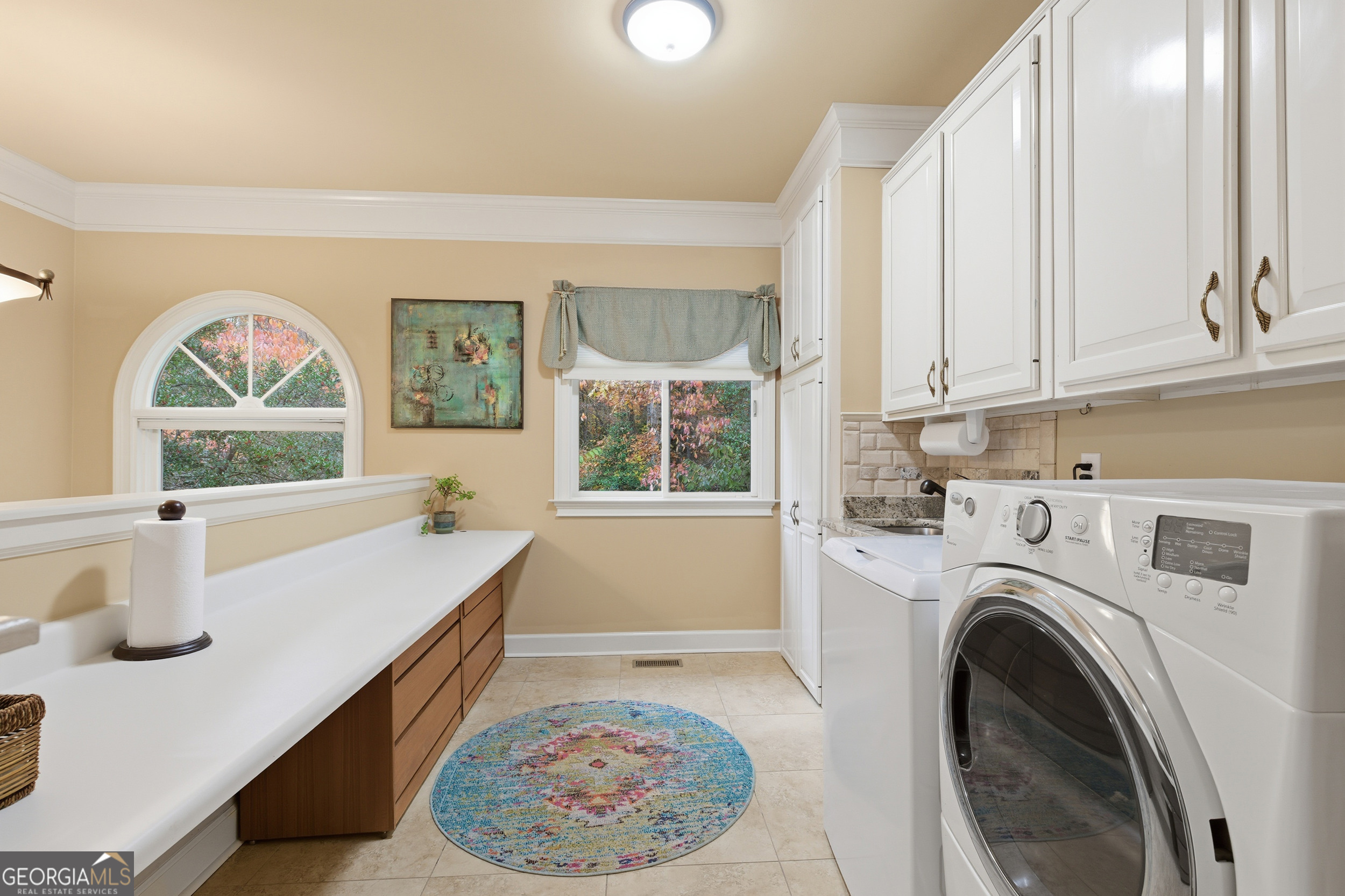 Clarkesville, Georgia 30523, United States, 6 Bedrooms Bedrooms, ,4 BathroomsBathrooms,Residential,Active,241542