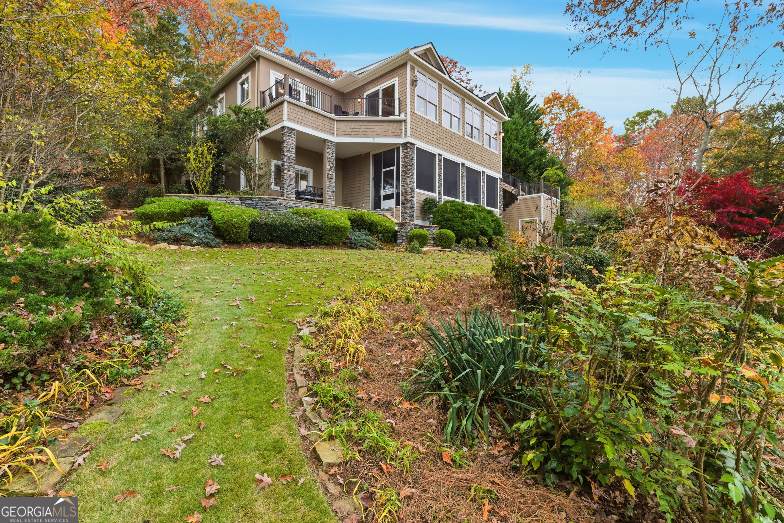 Clarkesville, Georgia 30523, United States, 6 Bedrooms Bedrooms, ,4 BathroomsBathrooms,Residential,Active,241542