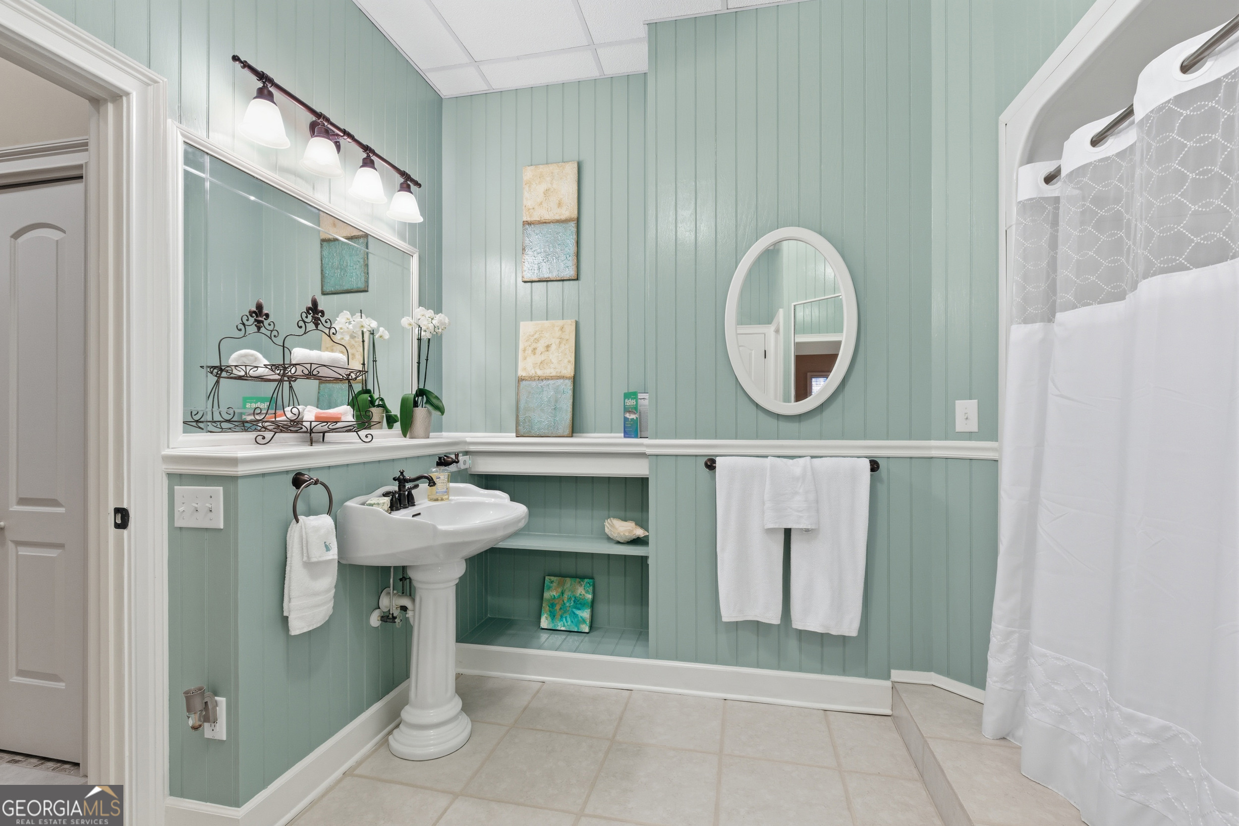 Clarkesville, Georgia 30523, United States, 6 Bedrooms Bedrooms, ,4 BathroomsBathrooms,Residential,Active,241542