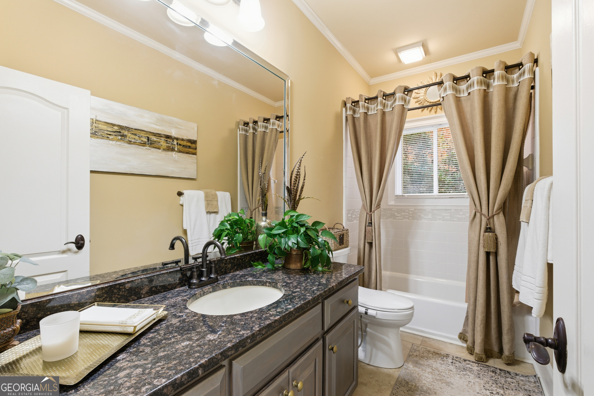 Clarkesville, Georgia 30523, United States, 6 Bedrooms Bedrooms, ,4 BathroomsBathrooms,Residential,Active,241542