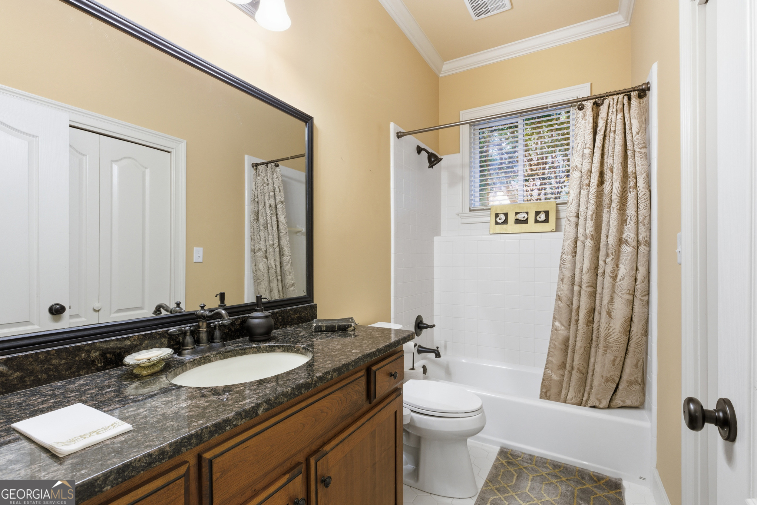 Clarkesville, Georgia 30523, United States, 6 Bedrooms Bedrooms, ,4 BathroomsBathrooms,Residential,Active,241542