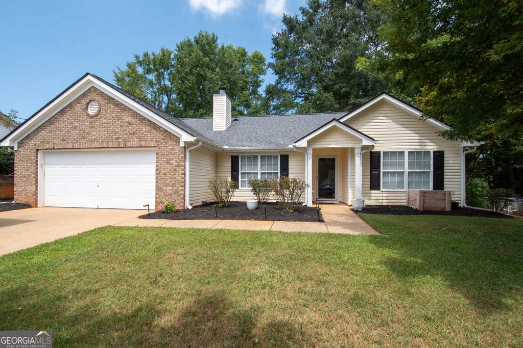 Photo of 22 Lexington Drive, Grantville, GA 30220 (MLS # 10833778)