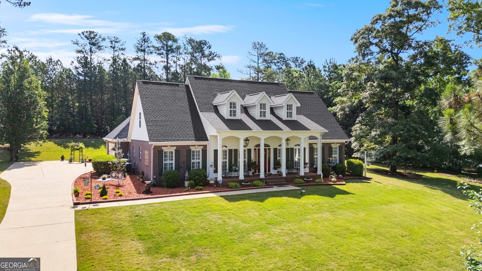 506 Riverside DR