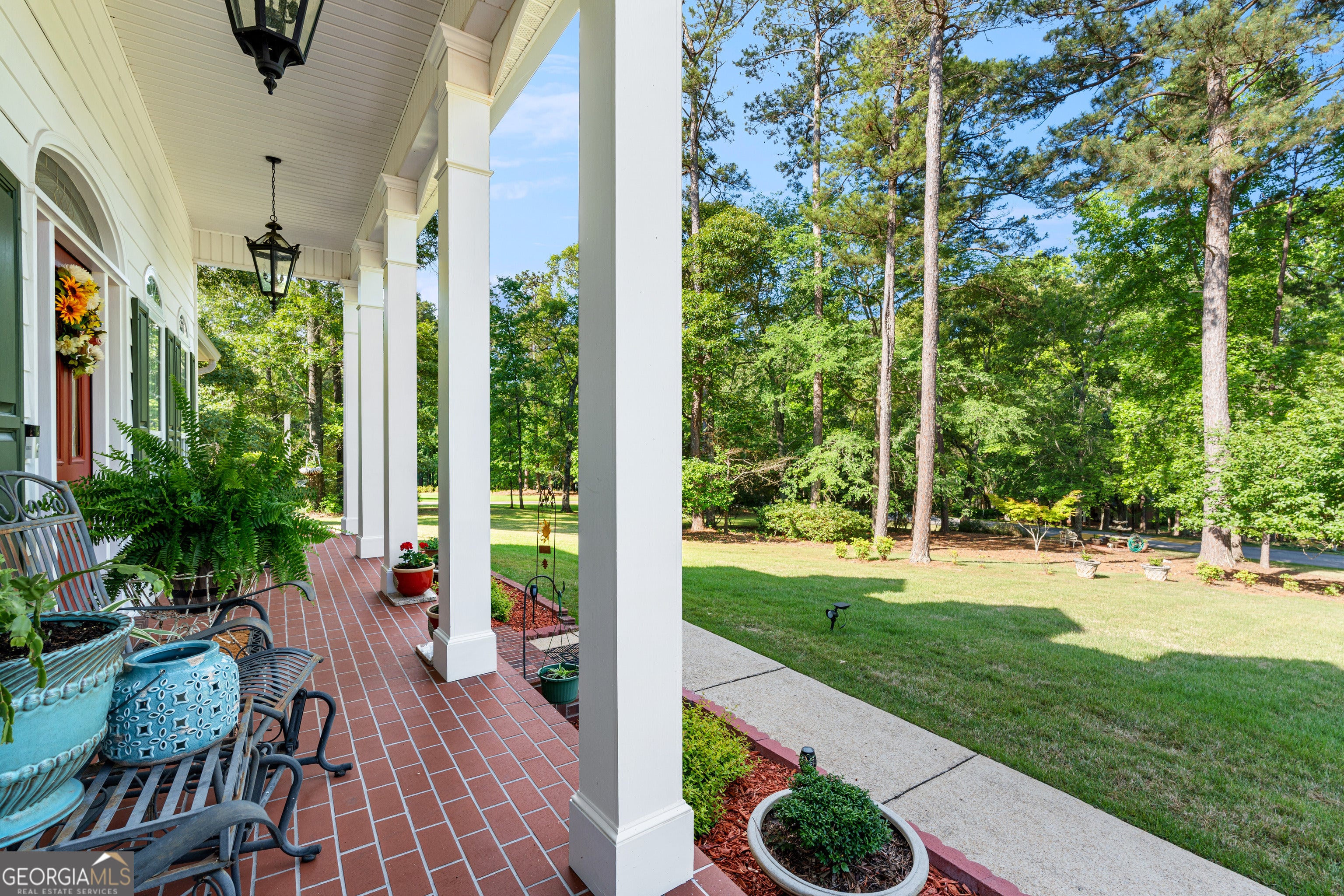 506 Riverside DR