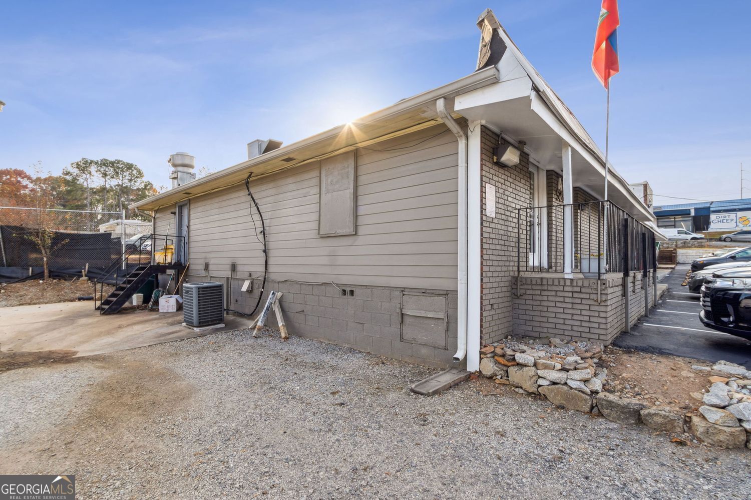 560 Windy Hill RD SE