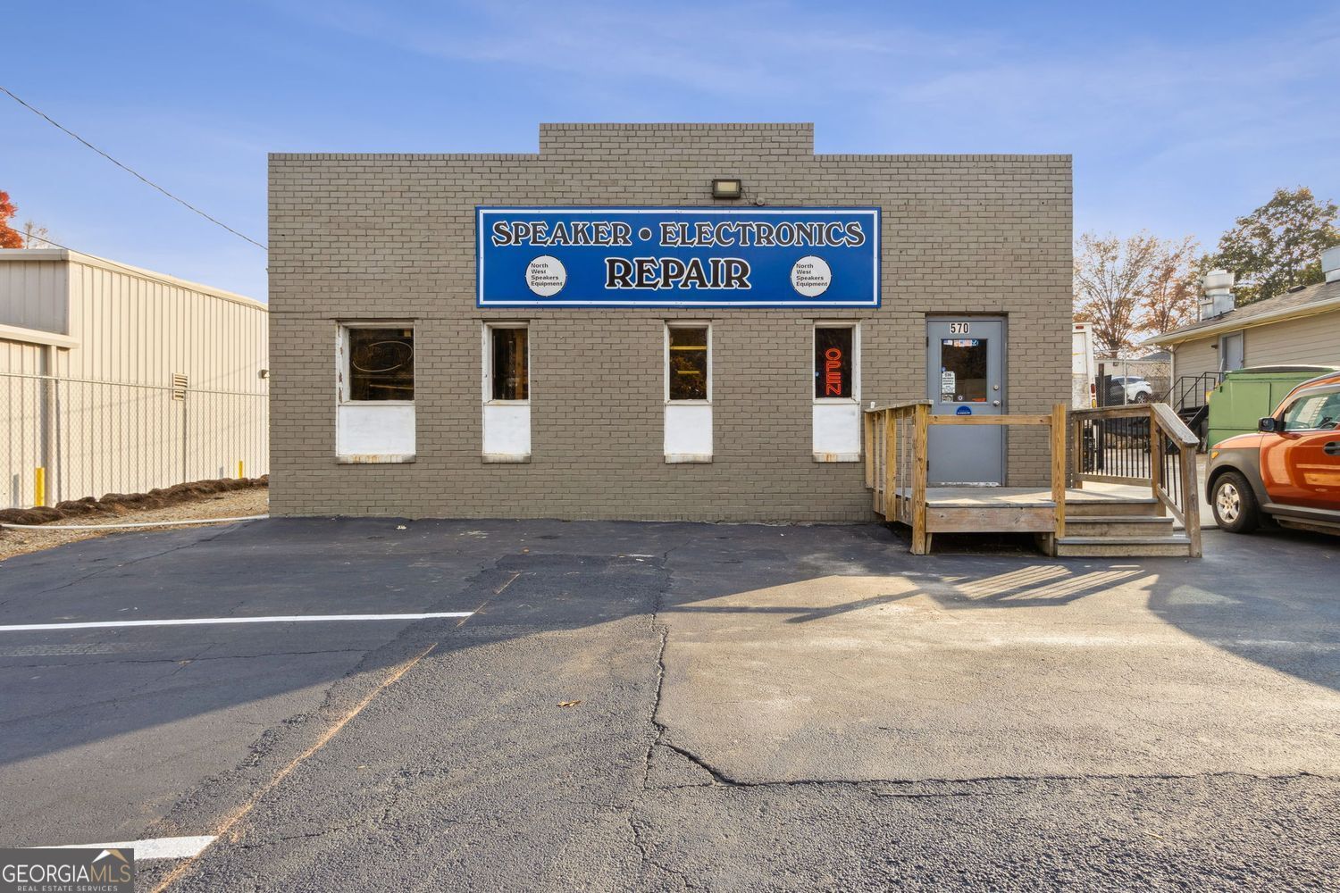 560 Windy Hill RD SE