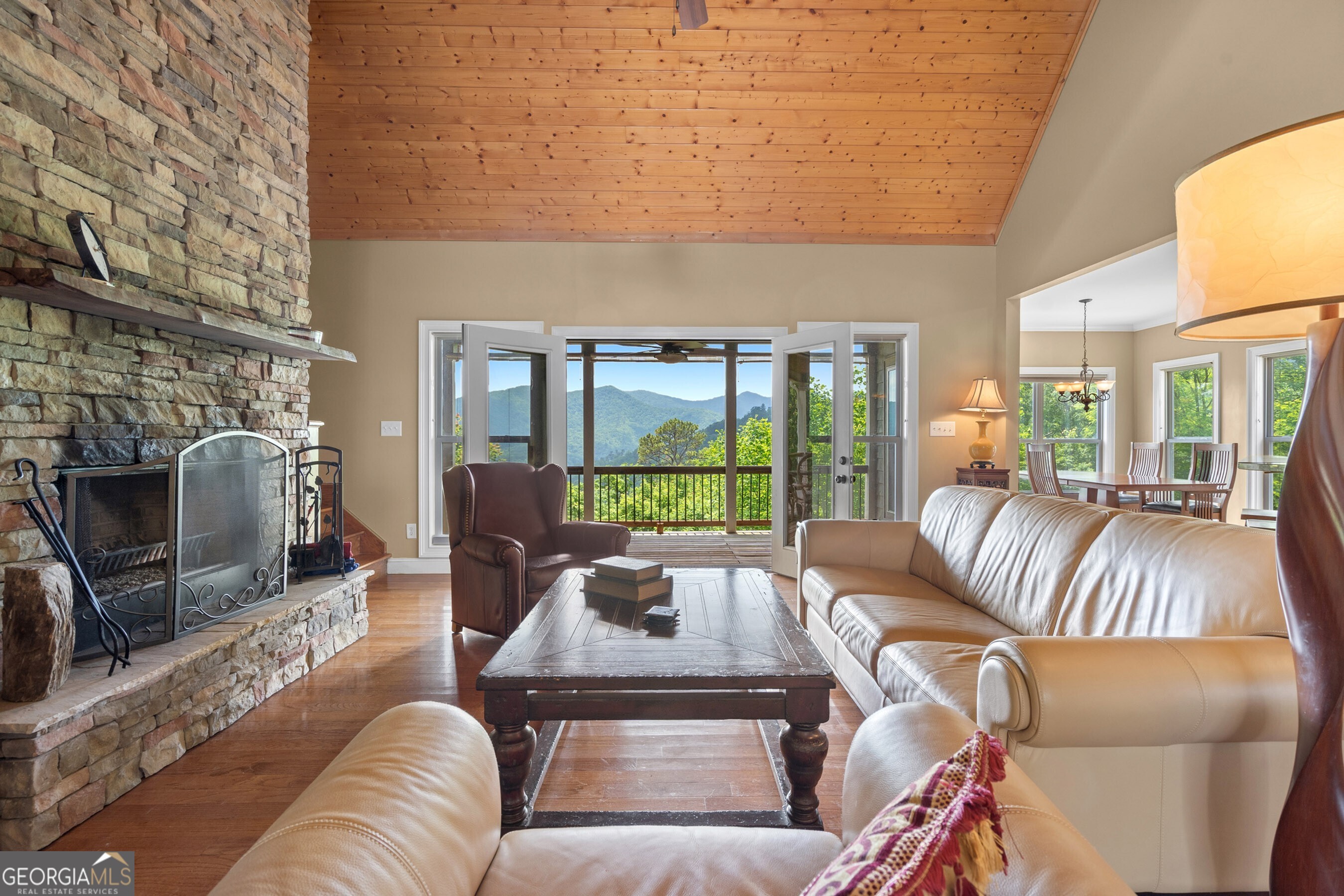301 Shadow Mountain RD