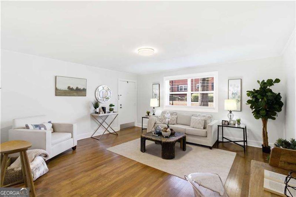 Photo of 3660 Peachtree Road NE #3H, Atlanta, GA 30319 (MLS # 10758531)
