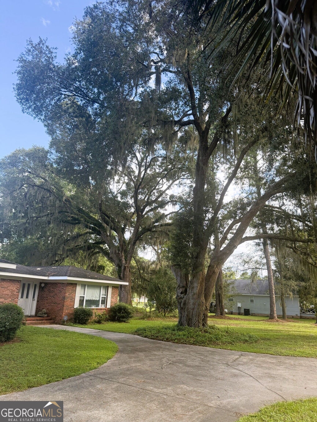 Photo of 1124 Myers Hill Road, Brunswick, GA 31523 (MLS # 10850945)