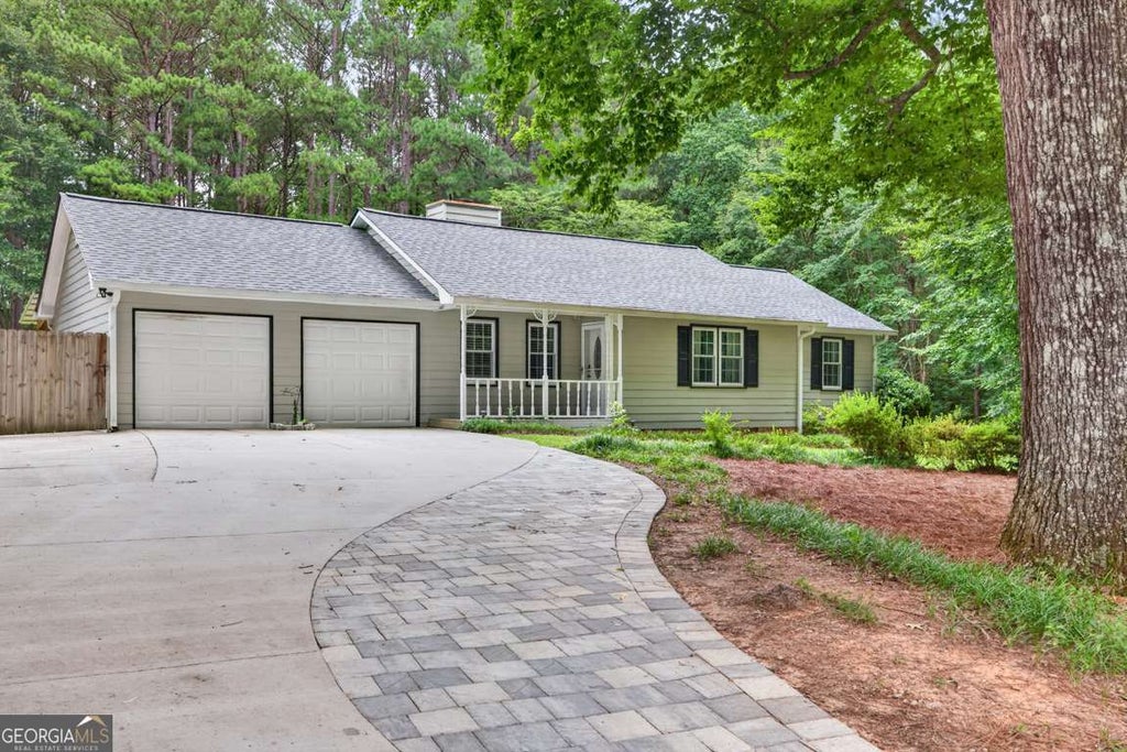 Photo of 3735 Creekwood Drive, Loganville, GA 30052 (MLS # 10795232)