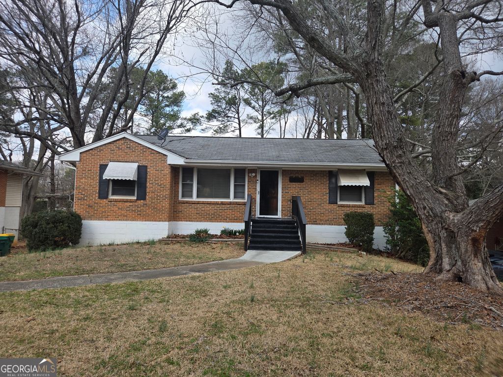 Photo of 1100 N Parkwood Drive, Forest Park, GA 30297 (MLS # 10694907)